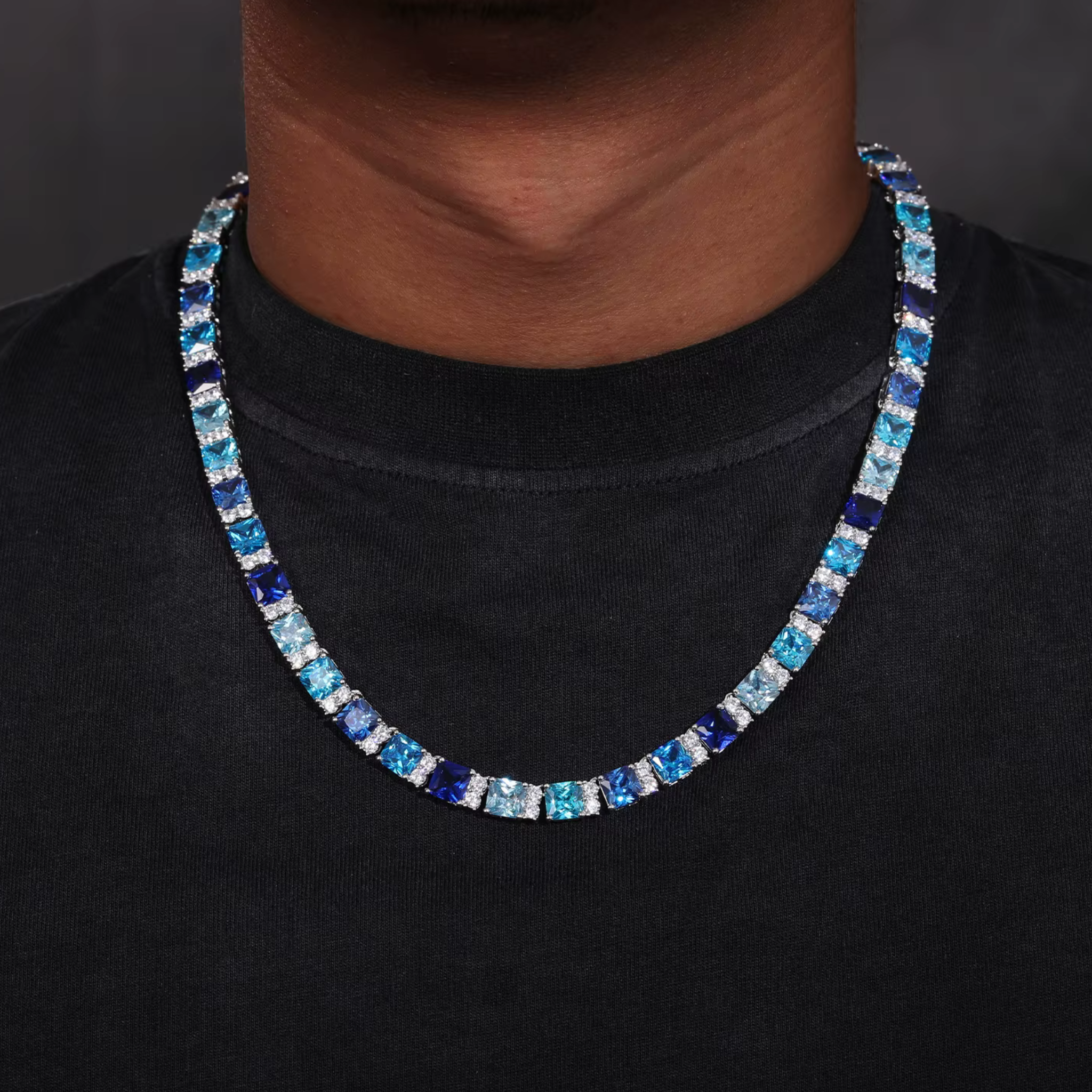 Cadena cuadrada azul